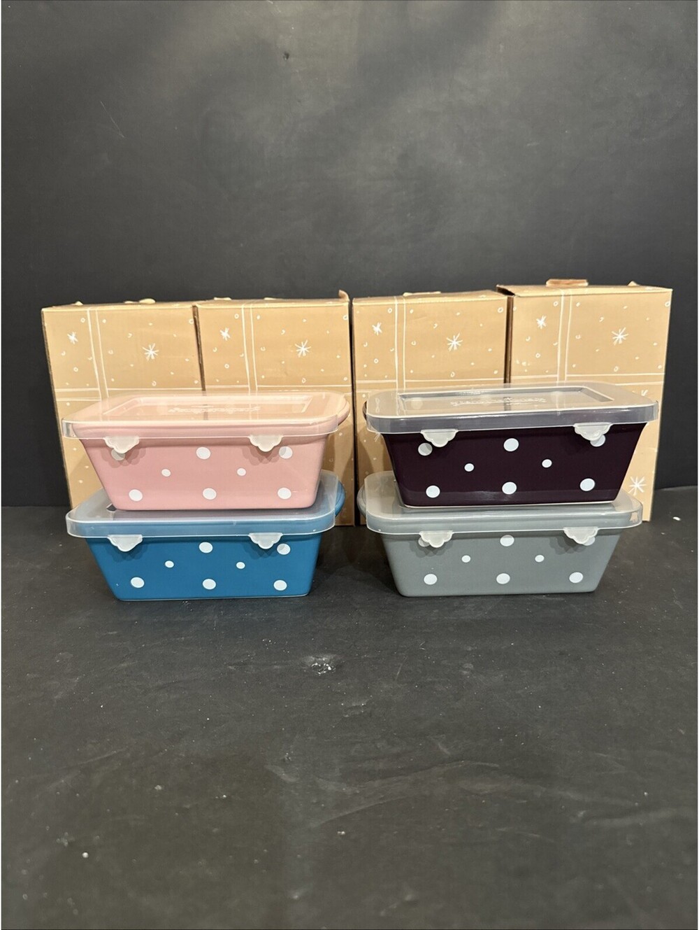 Temp-tations by Tara (4) 12oz Polka Dot Mini Loaf Pans with Lids and Gift Box 7”